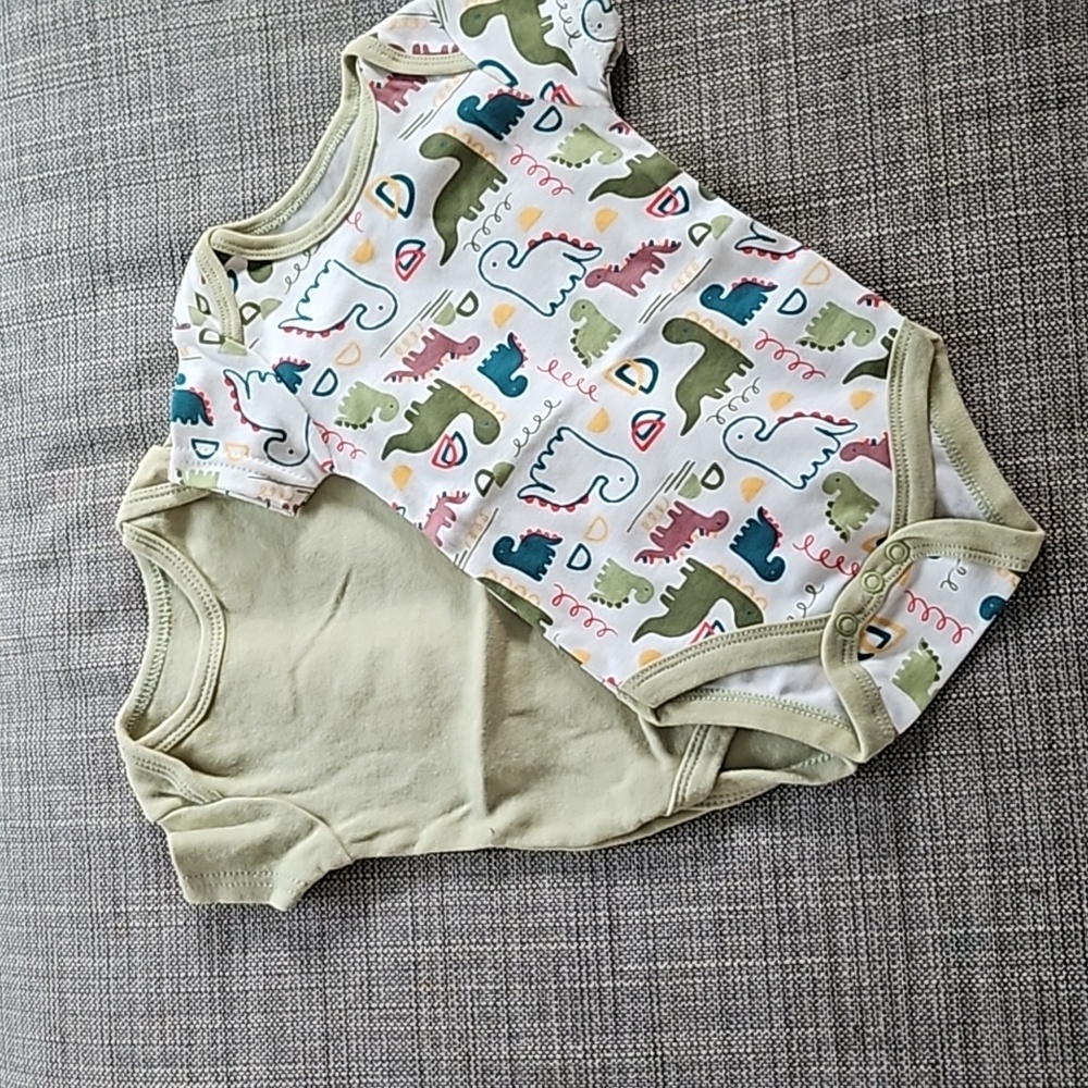 Dinosaur set 0-3m